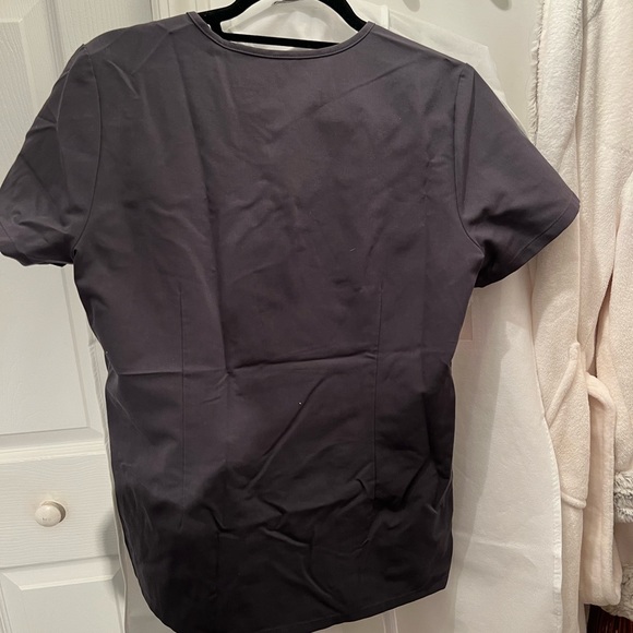 Casma Three-Pocket Scrub Top charcoal - Picture 3 of 3